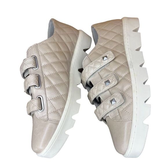Bernardo Dillan Quilted Sneaker in Clay NWOB Size 9M - Picture 6 of 10